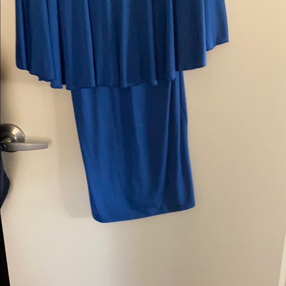 Blue capes dress - Picture 3 of 3